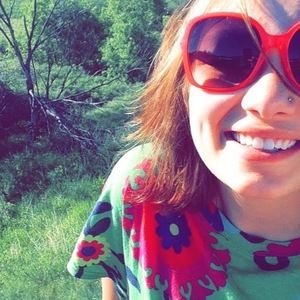 Meet your Posher, Carrie